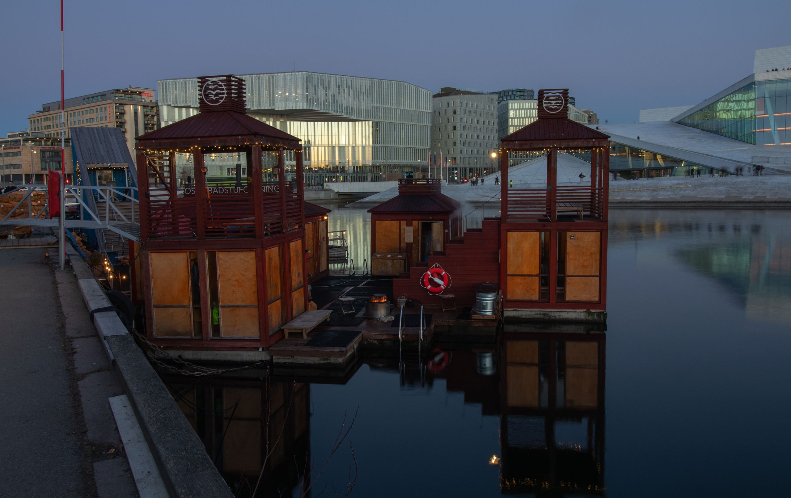 view_to_oslo_opera_house_from_waterfront_saunas