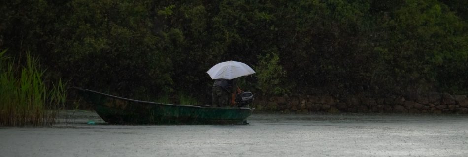 boatman_on_lake_skader_montenegro