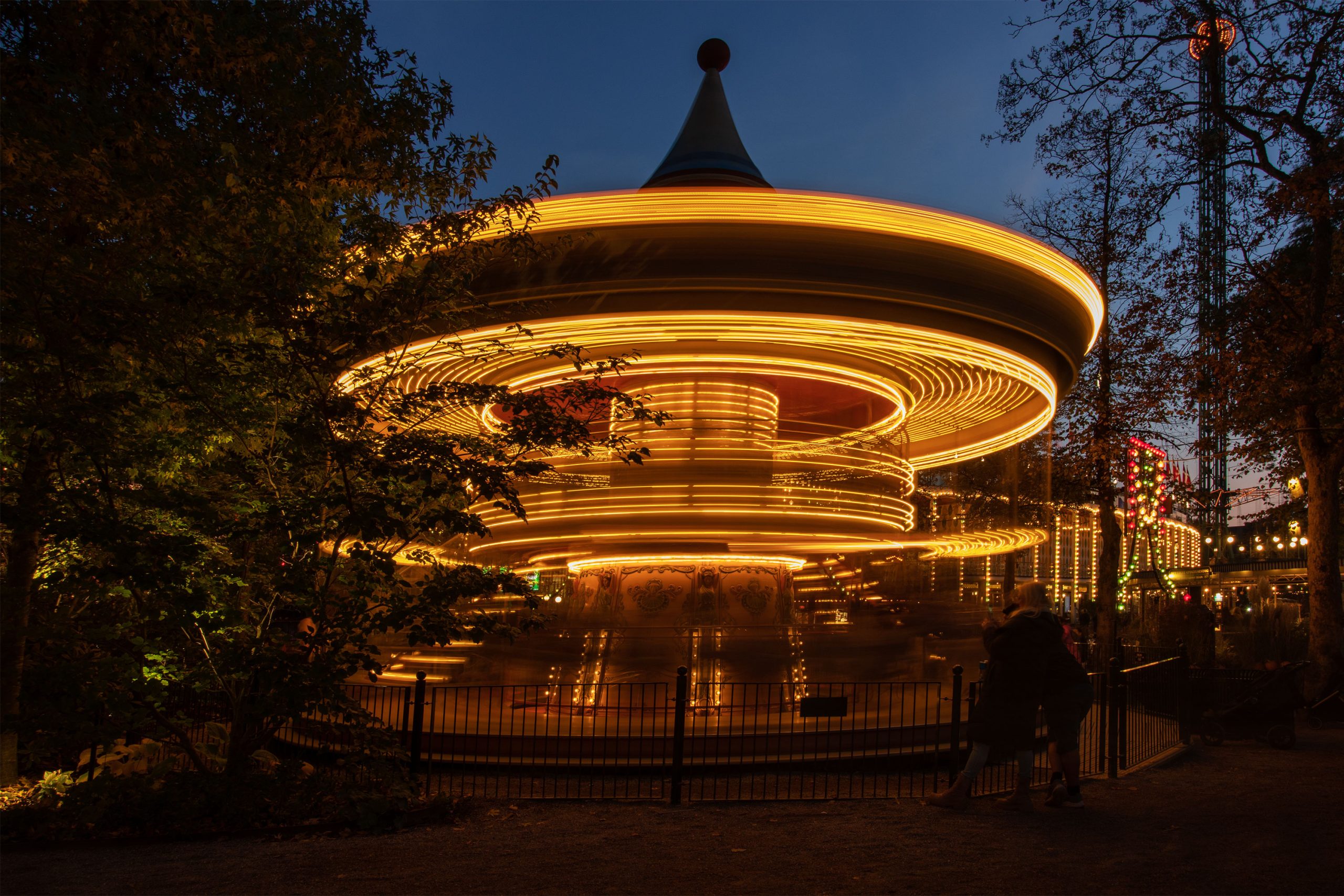 carousel-tivloi-gardens