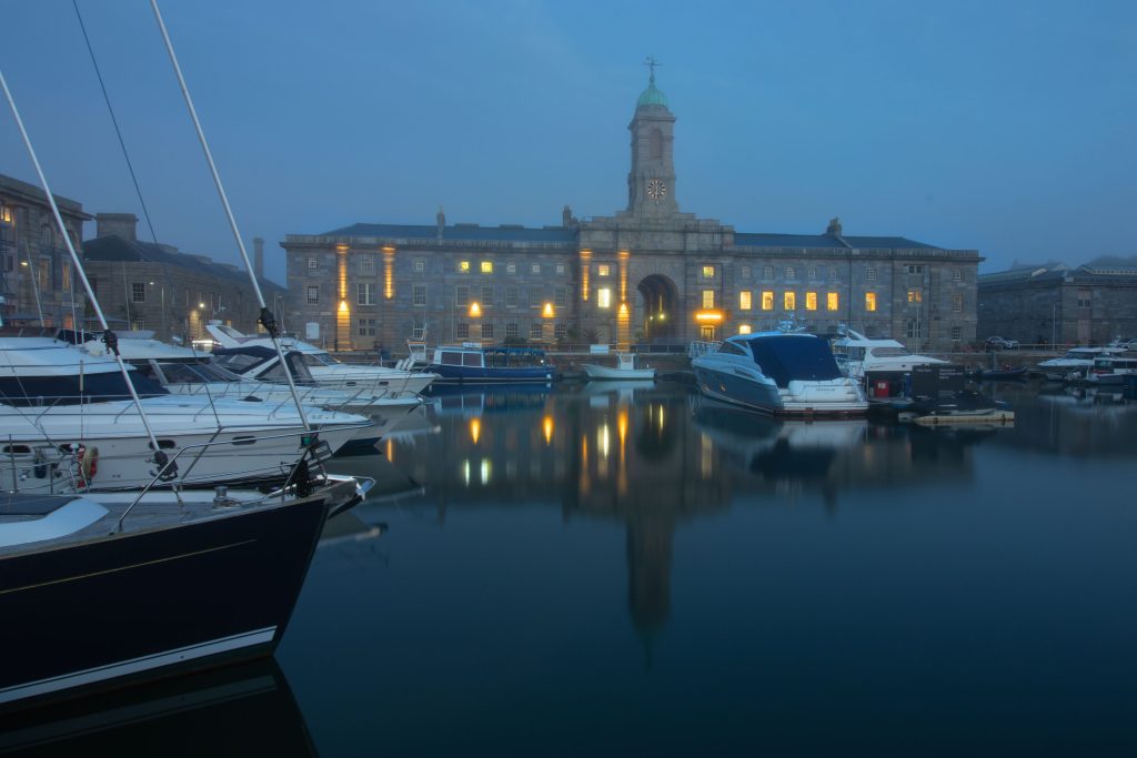 royal_william_yard_at_night