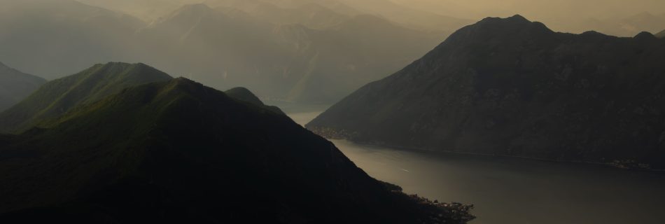 sun's_rays_over_black_mountains_montenegro