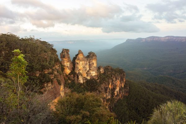 three_sisters_blue_mountains_australia
