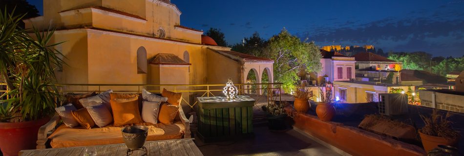 nighttime_at_roof_top_bar_decan_concept_estate_in_rhodes_greece