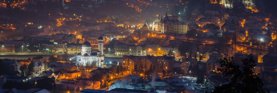 Panoramic_view_of_sighişoara_lit_up_at_night