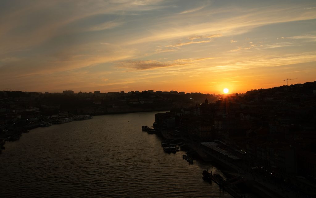 Sunset_over_the_Douro_River