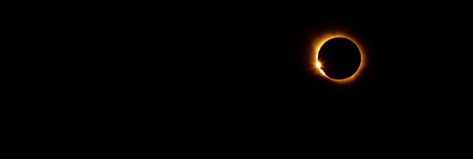 total_solar_eclipse_with_glowing_corona